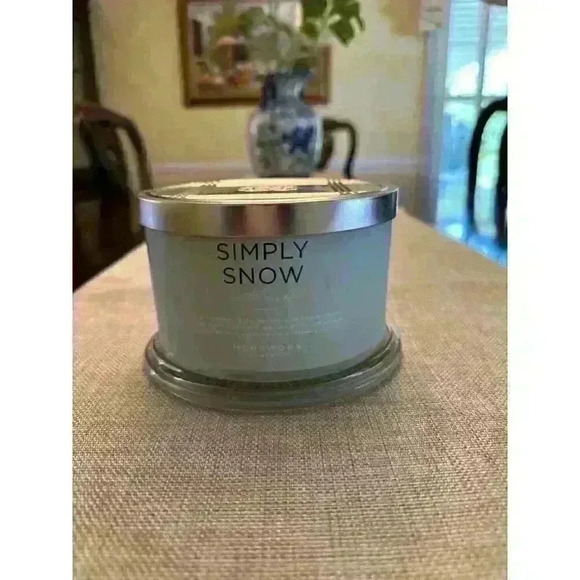 Homeworx by Slotkin Simply Snow 4 wick Candle - Picture 1 of 2